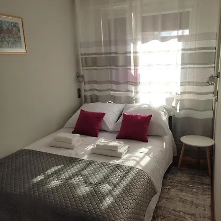 Apartment Red