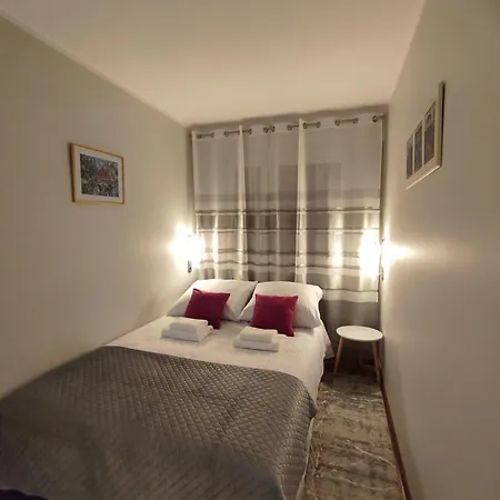 Apartment Red *